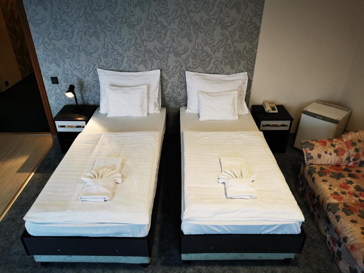 Patyi Etterem Es Hotel Bögöte Dış mekan fotoğraf