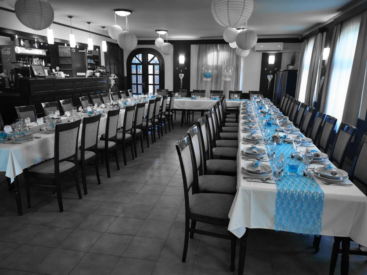 Patyi Etterem Es Hotel Bögöte Dış mekan fotoğraf