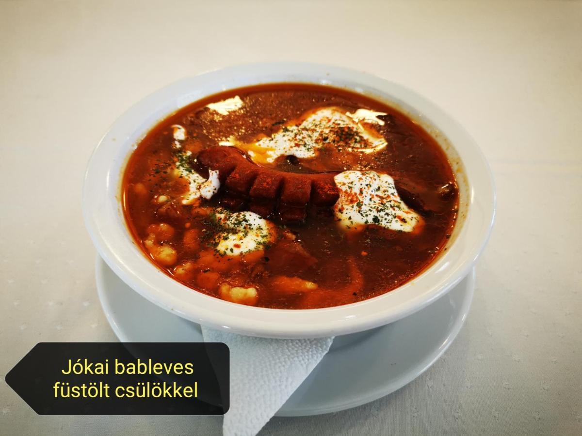 Patyi Etterem Es Hotel Bögöte Dış mekan fotoğraf