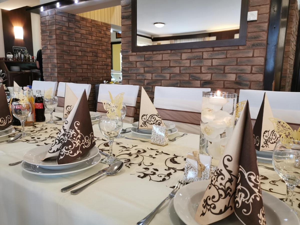 Patyi Etterem Es Hotel Bögöte Dış mekan fotoğraf