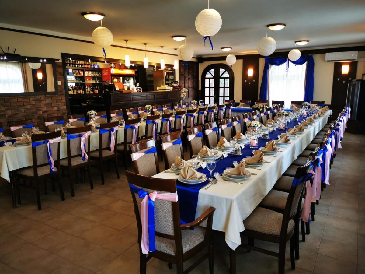 Patyi Etterem Es Hotel Bögöte Dış mekan fotoğraf