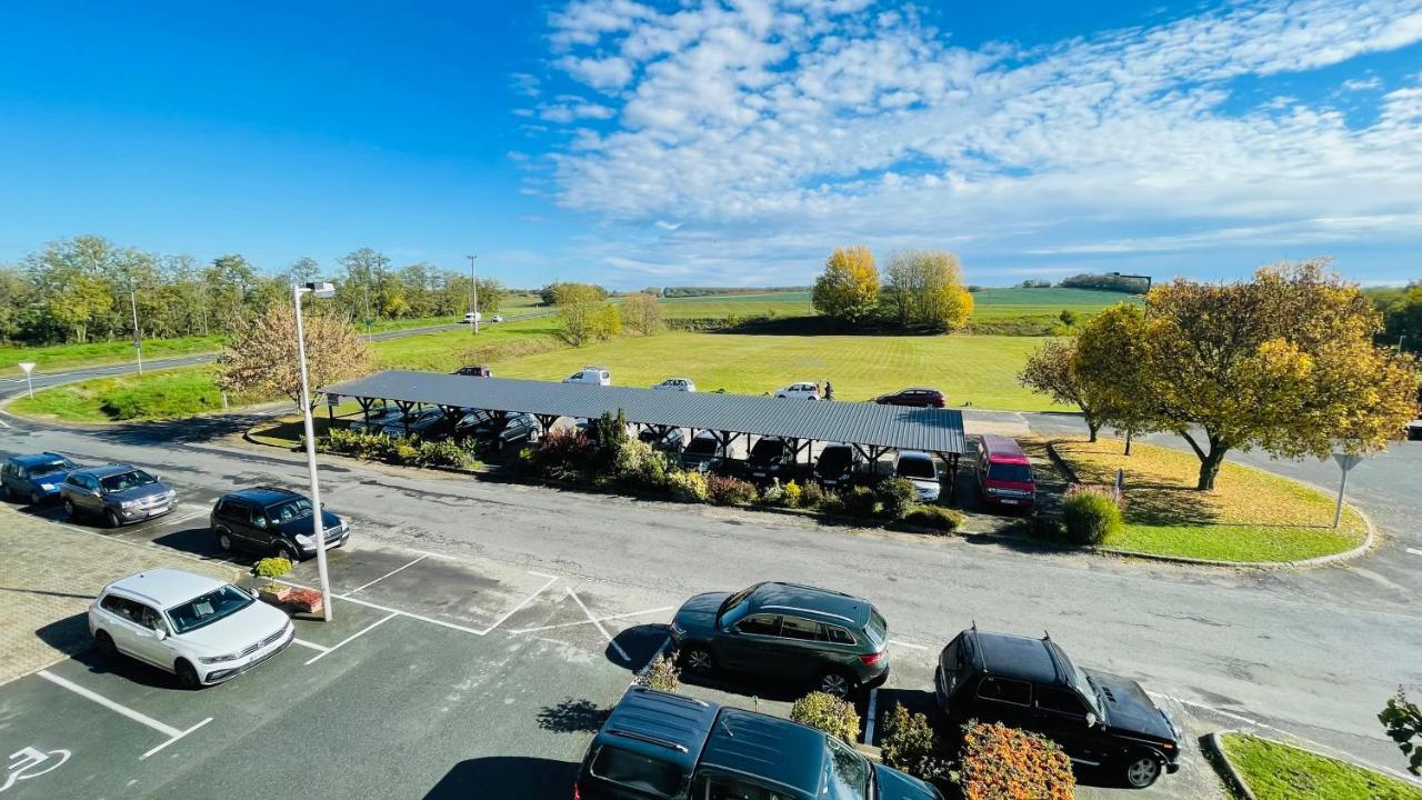 Patyi Etterem Es Hotel Bögöte Dış mekan fotoğraf
