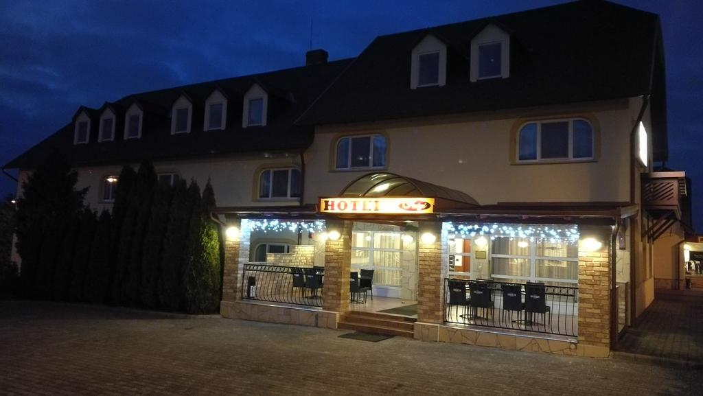 Patyi Etterem Es Hotel Bögöte Dış mekan fotoğraf
