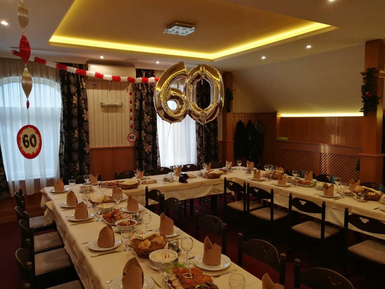 Patyi Etterem Es Hotel Bögöte Dış mekan fotoğraf